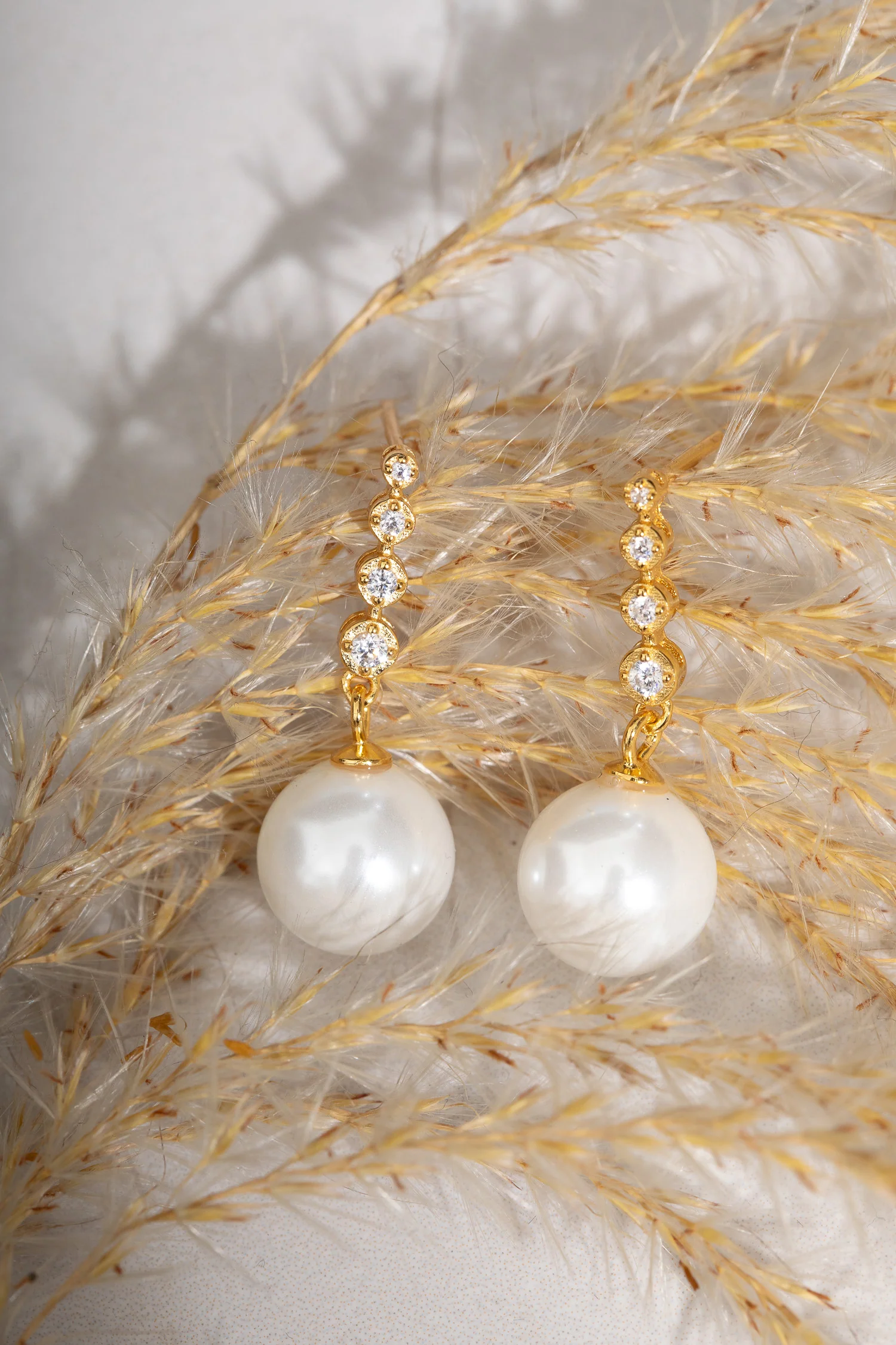 Alma Stud Earrings in Gold - Image 3