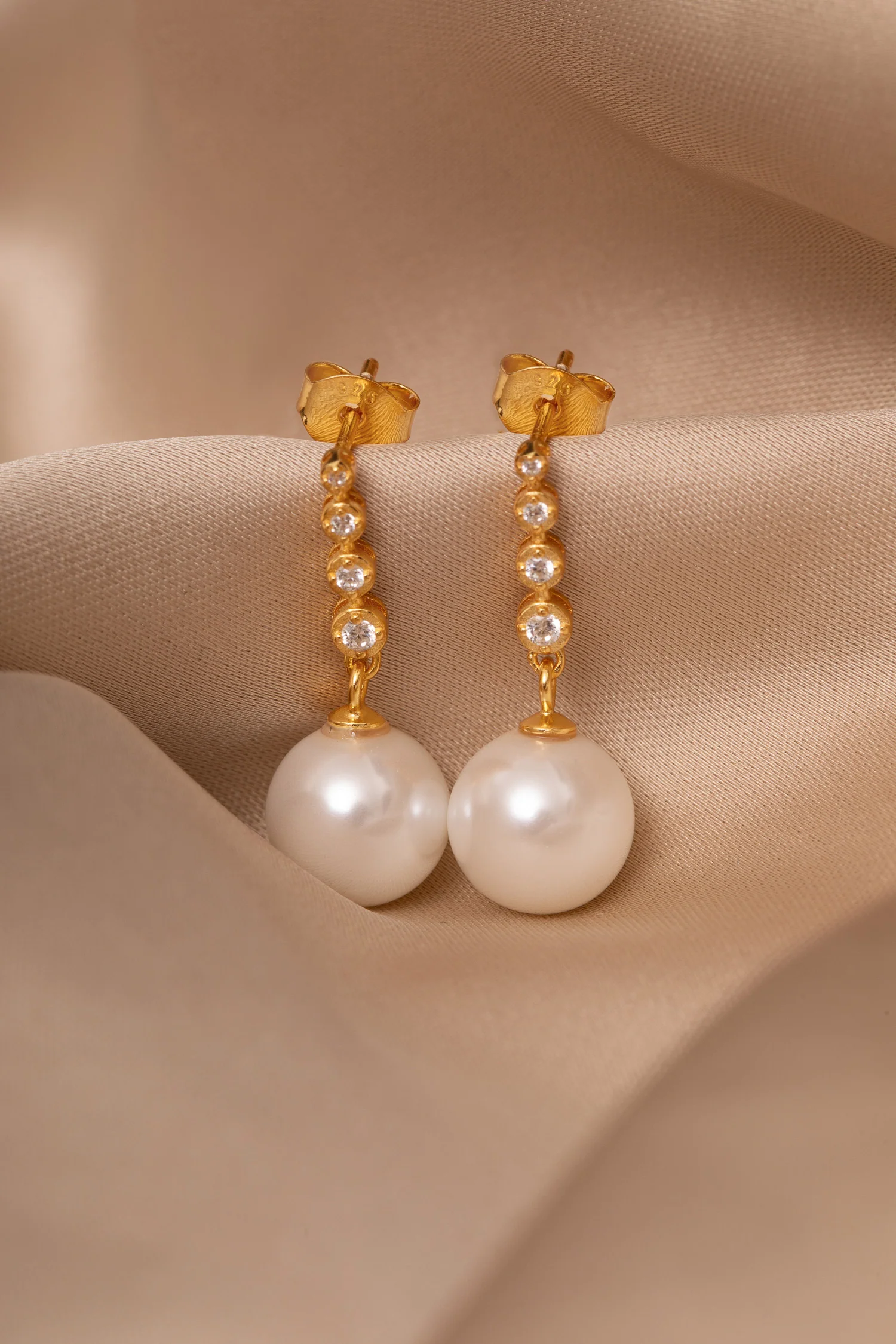 Alma Stud Earrings in Gold - Image 4