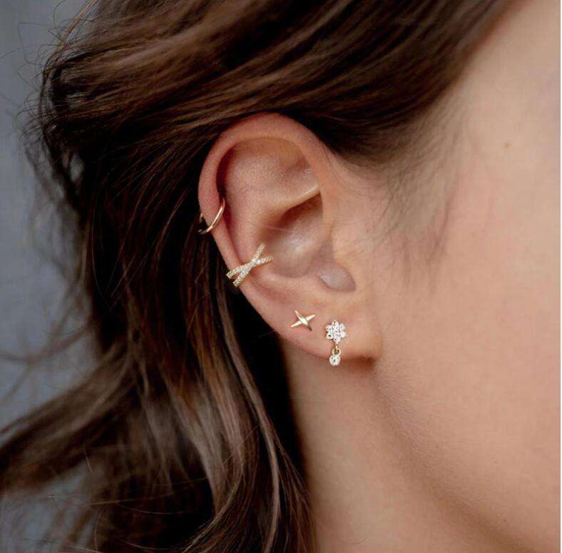 Della Ear Cuff in Gold - Image 3