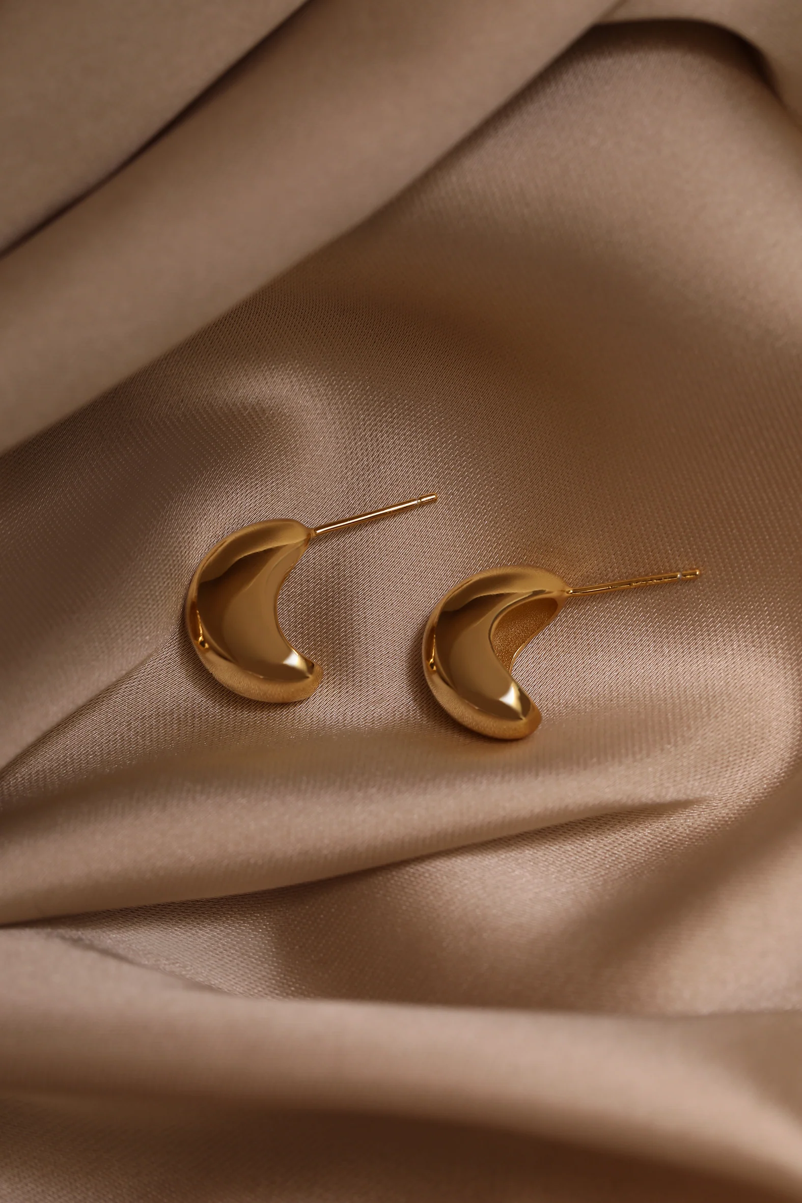 Tamara Stud Earrings in Silver - Image 2